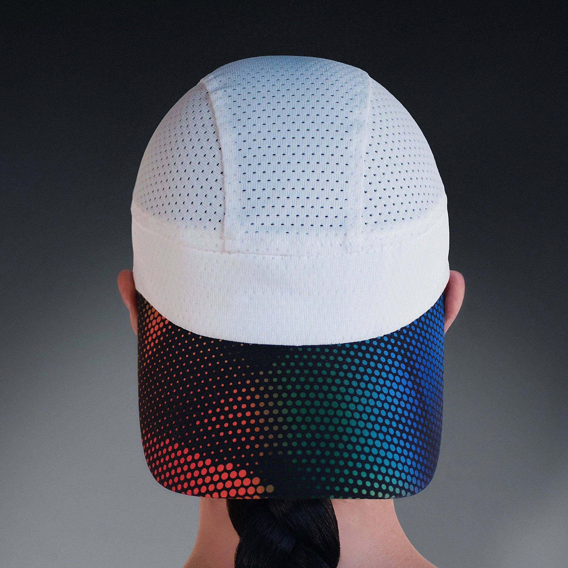 omius-reverse-cooling-cap-white-woman4